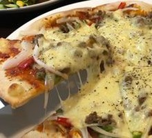 Grilled Meat Pizza