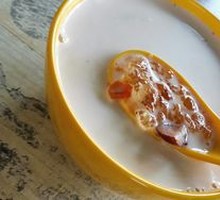 Coconut Jelly with Peach Gum