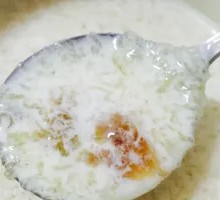 Peach Gum Stewed with Coconut Milk