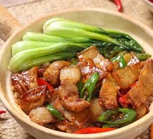Sichuan-style Braised Pork with Rice in Clay Pot