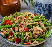 Potato and Pork Shreds in Wooden Bucket Rice