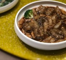 Braised Pig's Trotter with Sea Cucumber