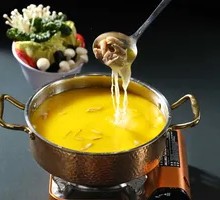 Pig's stomach chicken soup pot