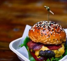 招牌芝士牛肉汉堡