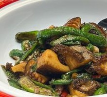 Zhangshu Port Chili Stir-fried Fresh Abalone