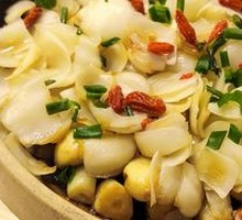 Braised Lily in Clay Pot