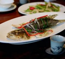 Guang-style Steamed Mandarin Fish