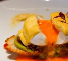 Beef Benedict Egg