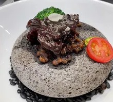Stone Plate Red Wine Braised Wagyu Beef