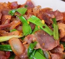 Stir-Fried腊肉 with Garlic