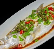 Spicy麻 Fish with Pepper and Sichuan Peppercorns