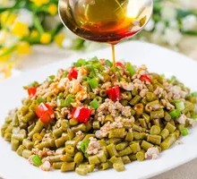 Sour Pickled Beans with Minced Pork