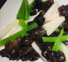 Bamboo Shoots, Yam, and Wood Ear Mushroom Stir-Fry