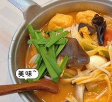 Tomato Thick Soup Iron Pot Hot Pot Rice Noodles