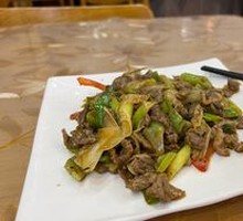 Sizzling Beef Noodles with Scallions