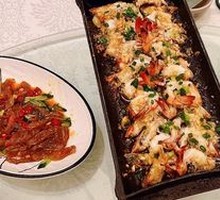 Garlic Shrimp on Clay Tiles