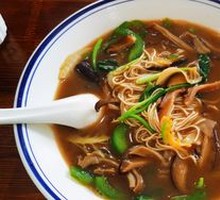 Five-Spice Pig's Trotter Noodles