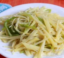 Sliced Potatoes with Green Pepper