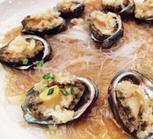 Steamed Abalone with Garlic and Silver Noodles