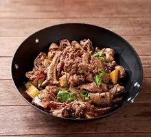 Stewed Goose in Iron Pot