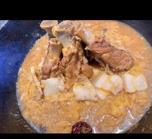 Braised Pork Knuckle in Iron Pot