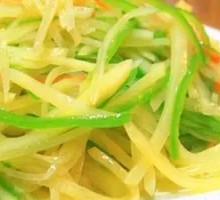 Sliced Potatoes with Green Pepper