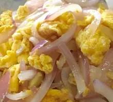 Onion and Egg Rice Bowl