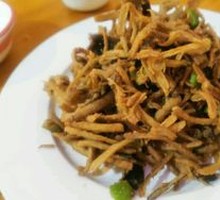 Tea Tree Mushroom Skewers with Pork