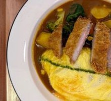 炸猪排风暴芝士咖喱蛋包饭
