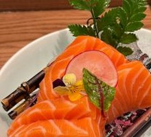 Thick-cut Salmon Sashimi