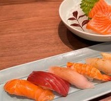Premium Sushi Set (7 Pieces)