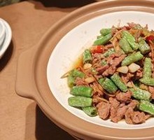 Stir-Fried Yellow Beef with Hangzhou Pepper