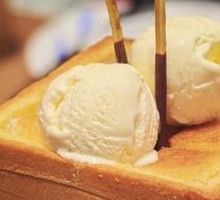 Bread Meets Ice Cream