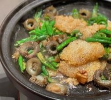 Handmade Rice Crackers with Zhangshugang Chili and Sea Cucumber