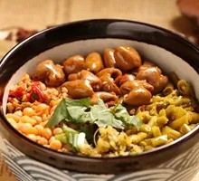 Stewed Intestines with Rice Noodles