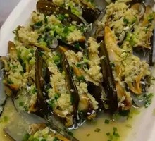 Steamed Bamboo Clams with Garlic