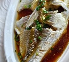 Scallion Oil Steamed White Fish