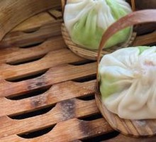 Loofah and Pork Steamed Buns