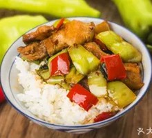 Green Pepper Spicy Pork Rice Bowl