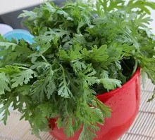 Chinese chrysanthemum greens