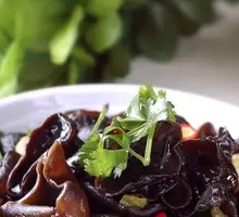 Cilantro Black Mushroom Salad
