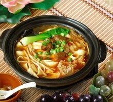 Braised Beef Knife-Cut Noodles in Clay Pot