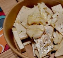 Smoked and Braised Tofu Chicken