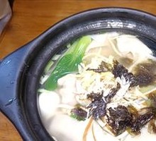 Braised Pork Dumplings in Clay Pot