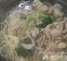 Mushroom and Pork Noodles