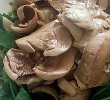 Cilantro and Pork Kidney Salad