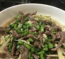 Bamboo shoot stir-fried with pork strips