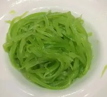 Cold-mixed lettuce strips