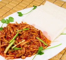 Sweet Soy Sauce Shredded Pork in Pancake