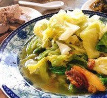 Fried Pork Rind with Cabbage